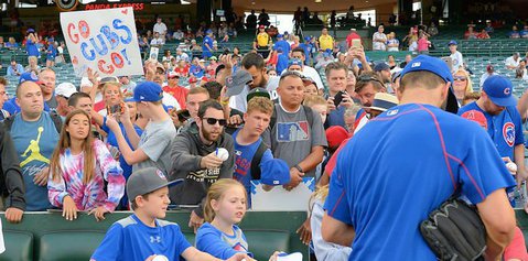 Giants outfielder out with injury vs. Cubs
