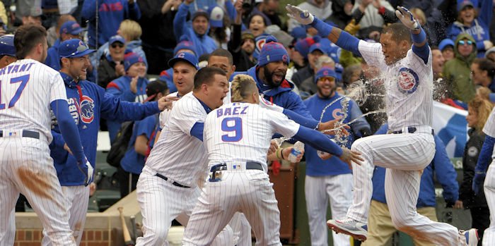 Cubs raise new flag to honor Jackie Robinson