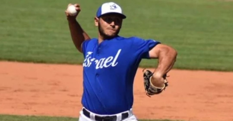 Jon De Marte pitching for Israel (Credit: De Marte's Twitter)