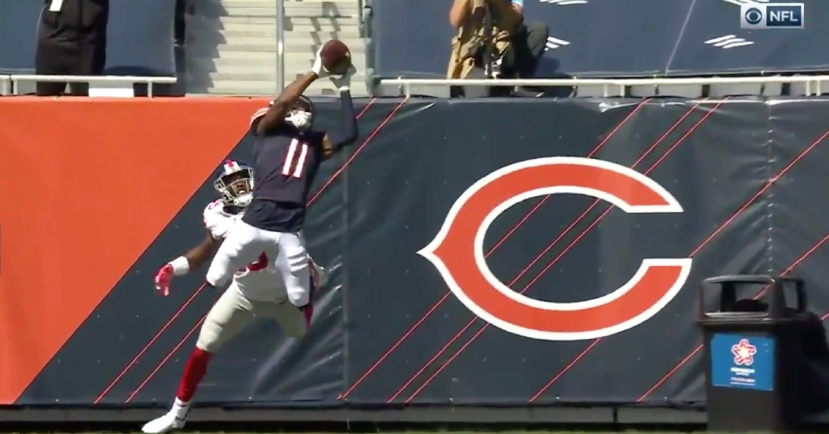 Darnell Mooney made a leaping grab in the end zone, putting the Bears up 17-0 on the Giants before halftime.