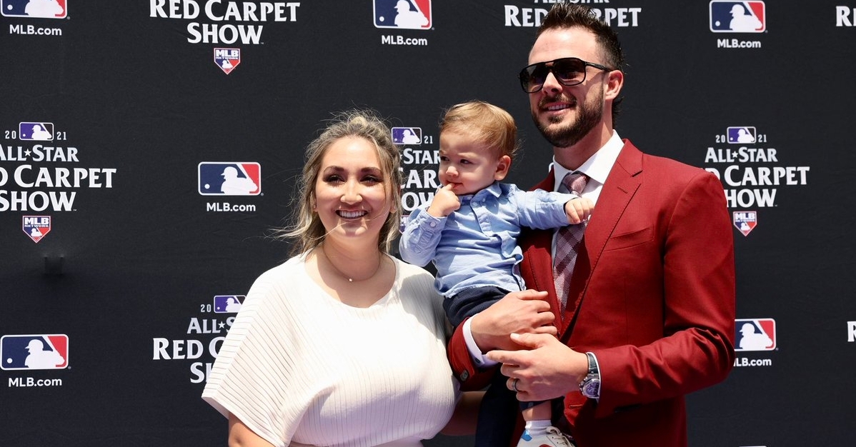 LOOK: Kris Bryant attends All-Star Red Carpet Show with his wife, son