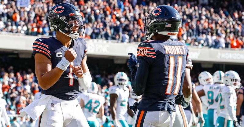 November 6, 2022: Chicago Bears #11 Darnell Mooney celebrates his touchdown  with quarterback #1 Justin Fields