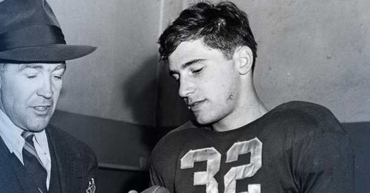 Johnny Lujack: Former Notre Dame Heisman winner, Bears quarterback dies at  98