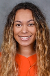 Alia Logoleo Photo