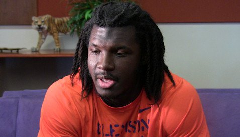 Freshman linebacker Tony Steward suffers torn ACL