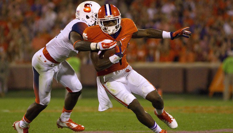C.J. Davidson carries the ball in the first half against Syracuse