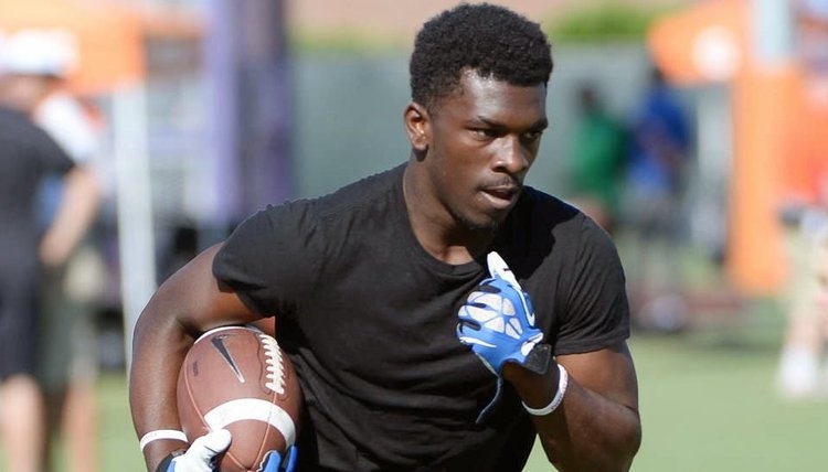 Clemson commit wins Mr. Football Award