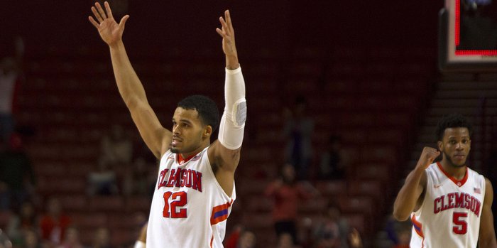 Avry Holmes and Jaron Blossomgame celebrate the win (Photo by Josh Kelly, USAT)
