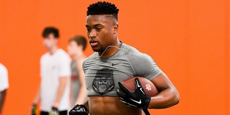 Rodgers at the 2016 Dabo Swinney Football camp