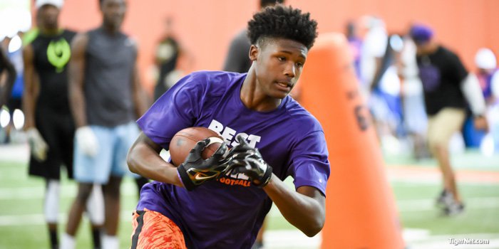 Elite WR commits to Clemson