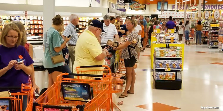 Line for Coke bottle at the Clemson Bi-Lo on Thursday morning.