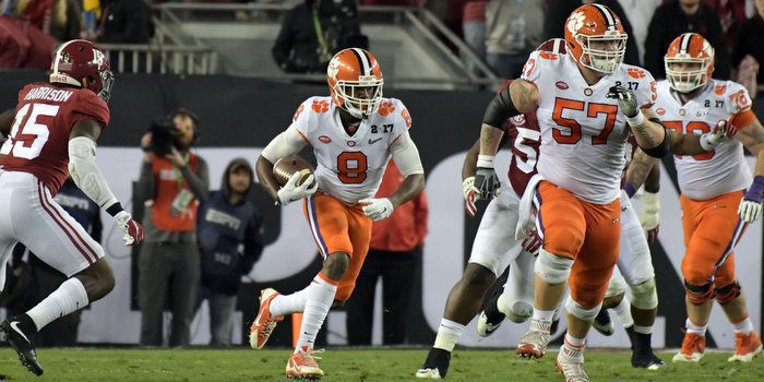 Cain makes his way through the Alabama defense (Photo by Kirby Lee, USAT)