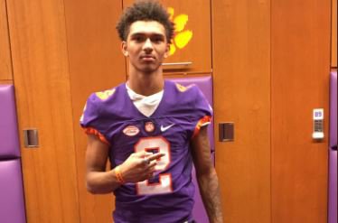 Haselwood committed to Georgia in March. He made his first visit <br> to Death Valley  on Saturday (Photo per his Twitter account).
