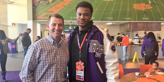 Clemson is still strong for this Texas tight end