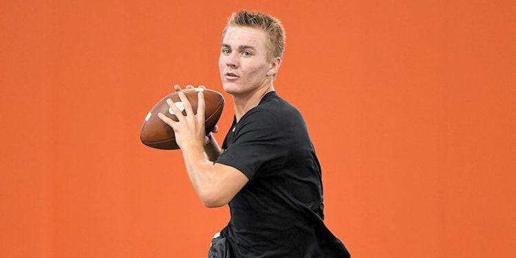 Clemson makes top-3 for elite 2019 QB