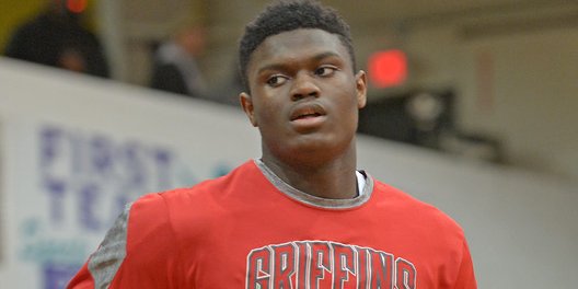 Williamson warms up Tuesday night (Photo by Gwinn Davis / Media)