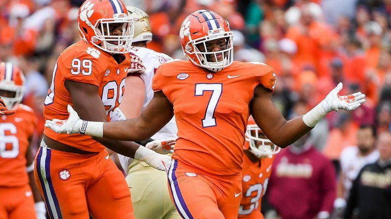 Vegas line moves as pro betters pick Clemson over Alabama