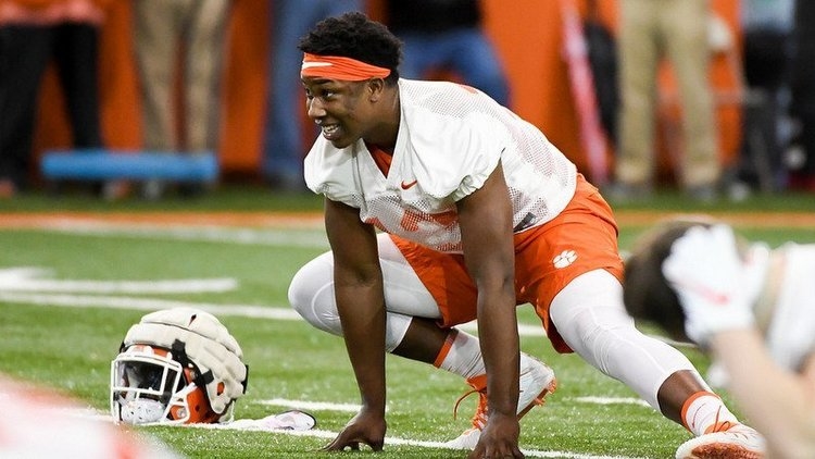 KJ Henry had a good day during Wednesday's scrimmage