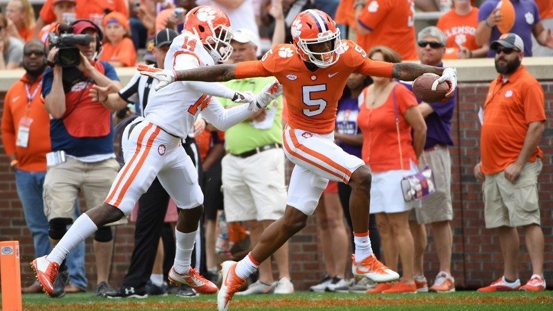 Tee Higgins will team up with Trevor Lawrence again in the spring game. 