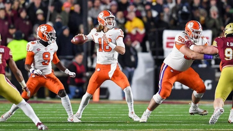 Trevor Lawrence and Justyn Ross logged two of the highest grades as true freshman among PFF's metrics.