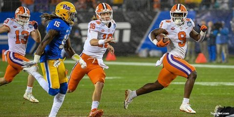 Etienne scores on a 75-yard run with Lawrence catching him at the end of the run.