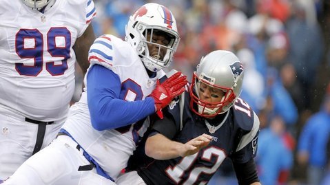 Bills DE Lawson to pay for funeral of slain girl