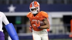 Clemson receiver suffers leg injury Monday