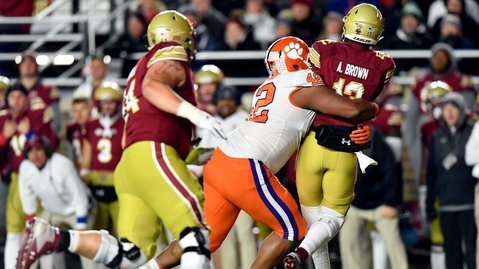 Christian Wilkins Takes Down Bc Quarterback Anthony Brown Photo By Jason Fluharty Usat Christian Wilkins Takes Down Bc Quarterback Anthony Brown Photo By Jason Fluharty Usat