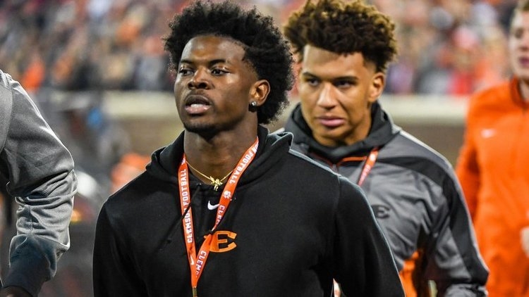 Lawrence says he will commit not long after signing day in February.