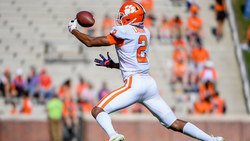 Clemson freshman WR underwent knee procedure