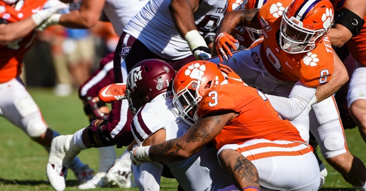 Xavier Thomas makes a tackle against Texas A&M.
