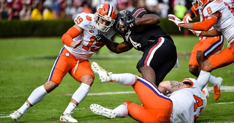 Clemson's defense bottles up Tavien Feaster