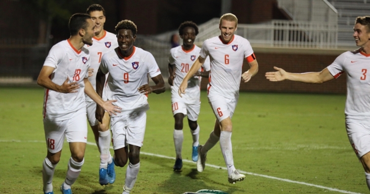Alvaro Gomez scores winning goal in overtime (Photo credit: Allen Hodges)