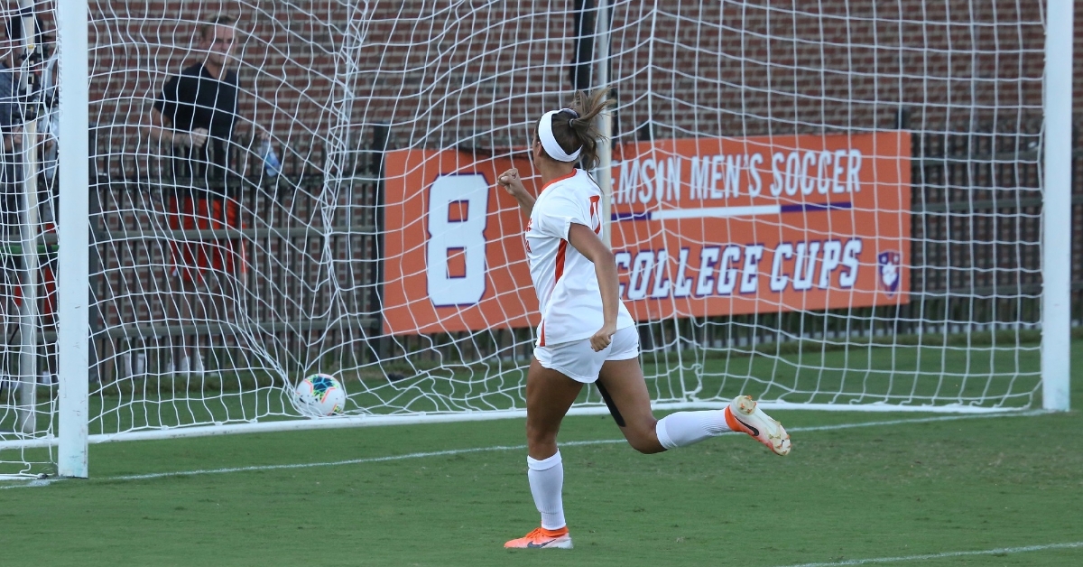 Mariana Speckmaier scored the Tigers’ first goal midway through the first half (Credit: Allen Hodges)