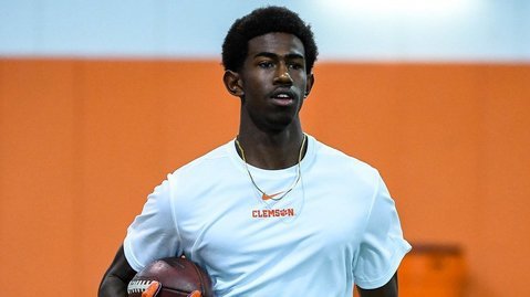 Beaux Collins came from a California contingent of players for camp in June, a teammate of 2020 Clemson commit DJ Uiagalelei.