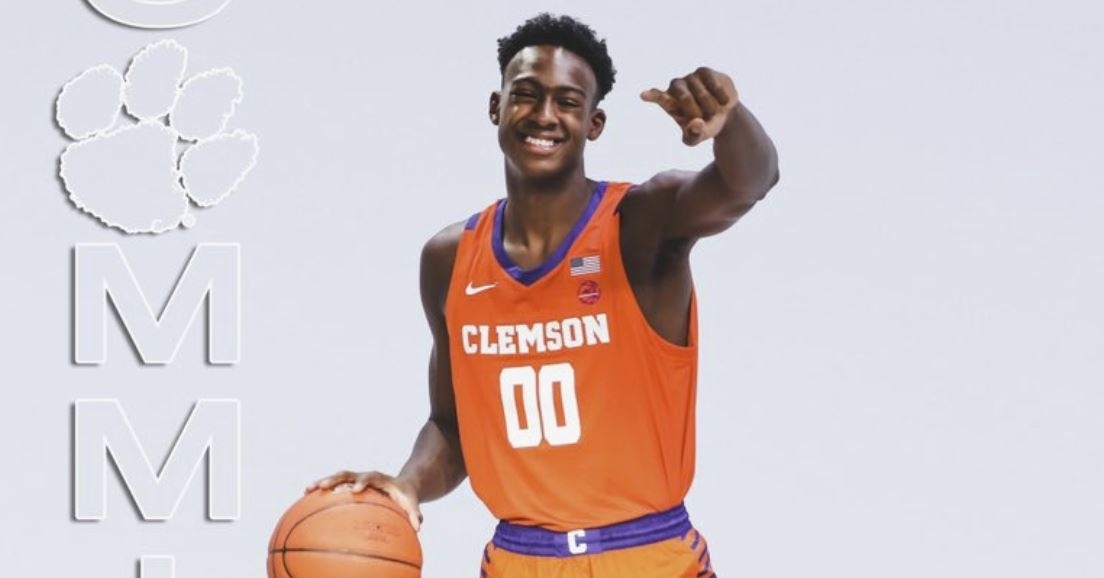 4-star forward commits to Clemson