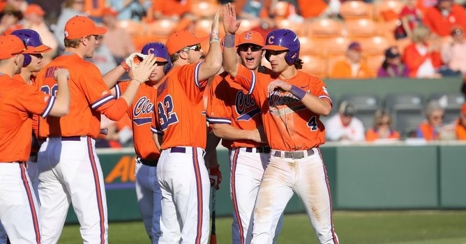 White hit .275 with 22 doubles, four triples, eight homers and 61 RBIs as a Tiger.