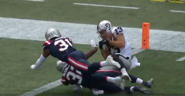 WATCH: Hunter Renfrow with fabulous catch vs. Patriots