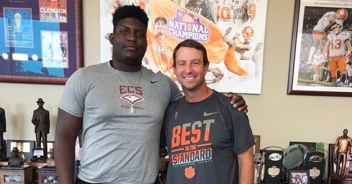 4-star lineman commits to Clemson