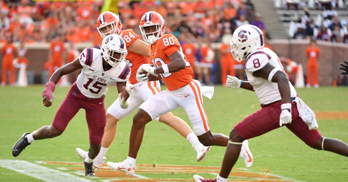 Clemson stays outside top-5 in AP Poll