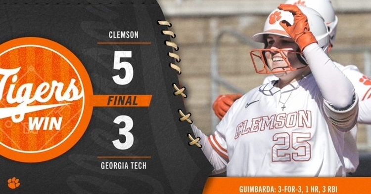Clemson improves to 4-2 in ACC with the sweep. (Photo courtesy Clemson Softball)