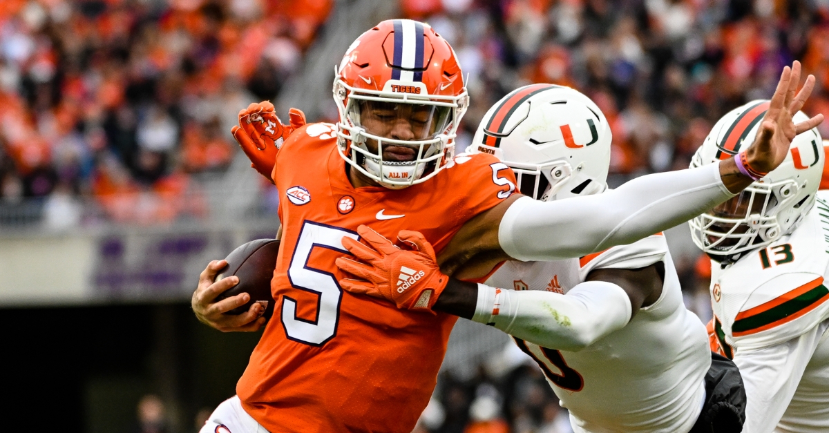 Clemson offense shows glimpses, but can't get out of its own way at times
