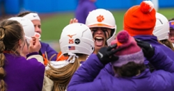Tigers rally to clinch series at Pitt