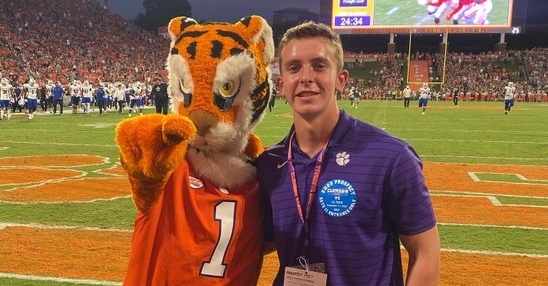 2024 middle infielder/outfielder Briggs Sullivan (Mt. Pleasant) committed to Clemson on Tuesday.