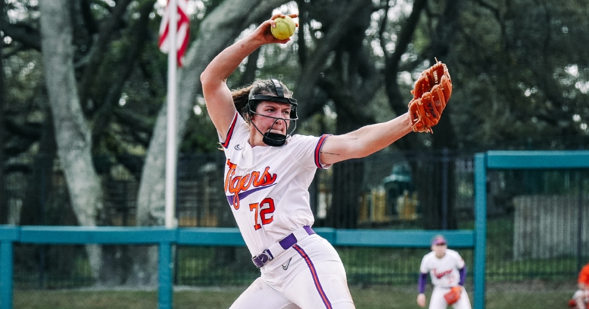 Valerie Cagle named USA Softball collegiate player of the year