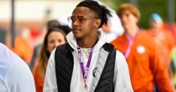 5-star QB has Clemson in finalists, sets commitment date